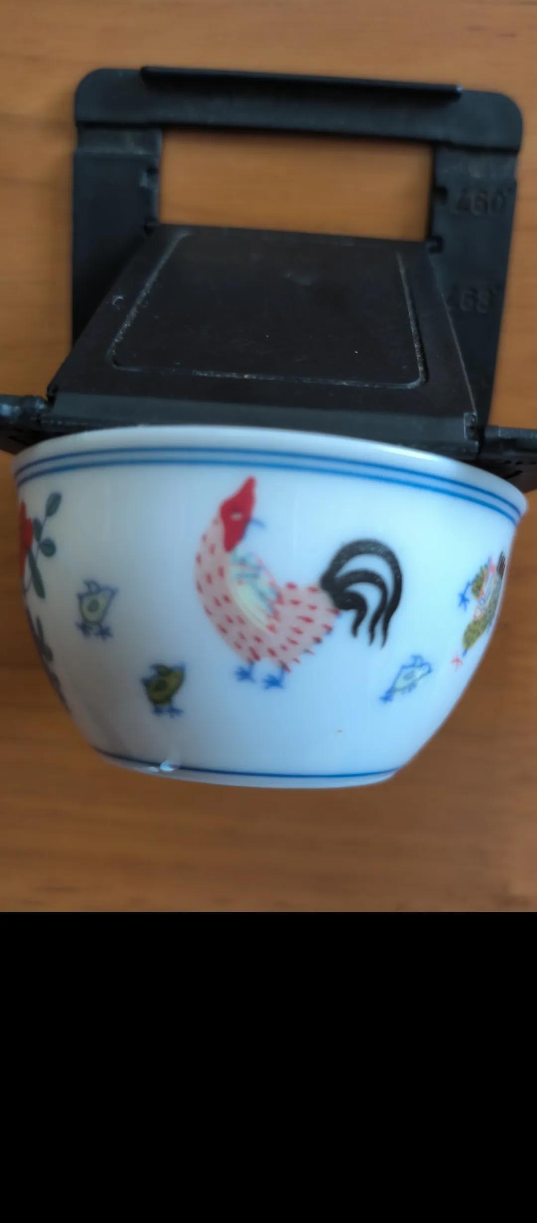 真品、赝品，樽上美酒，一样飘香！善良、邪恶，最终获胜，同样为王！上山下山是一