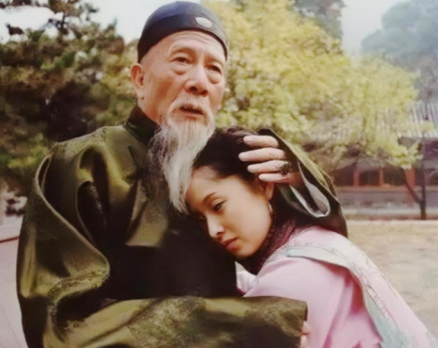 1881年，71岁的左宗棠迎娶了17岁的章怡为妾，新婚之夜，章怡温声说道：“老爷