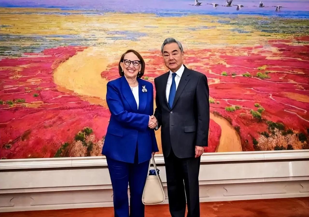 联合国新秘书长人选，成了最近安理会内部的暗战焦点。三轮非正式投票下来，中国还没作