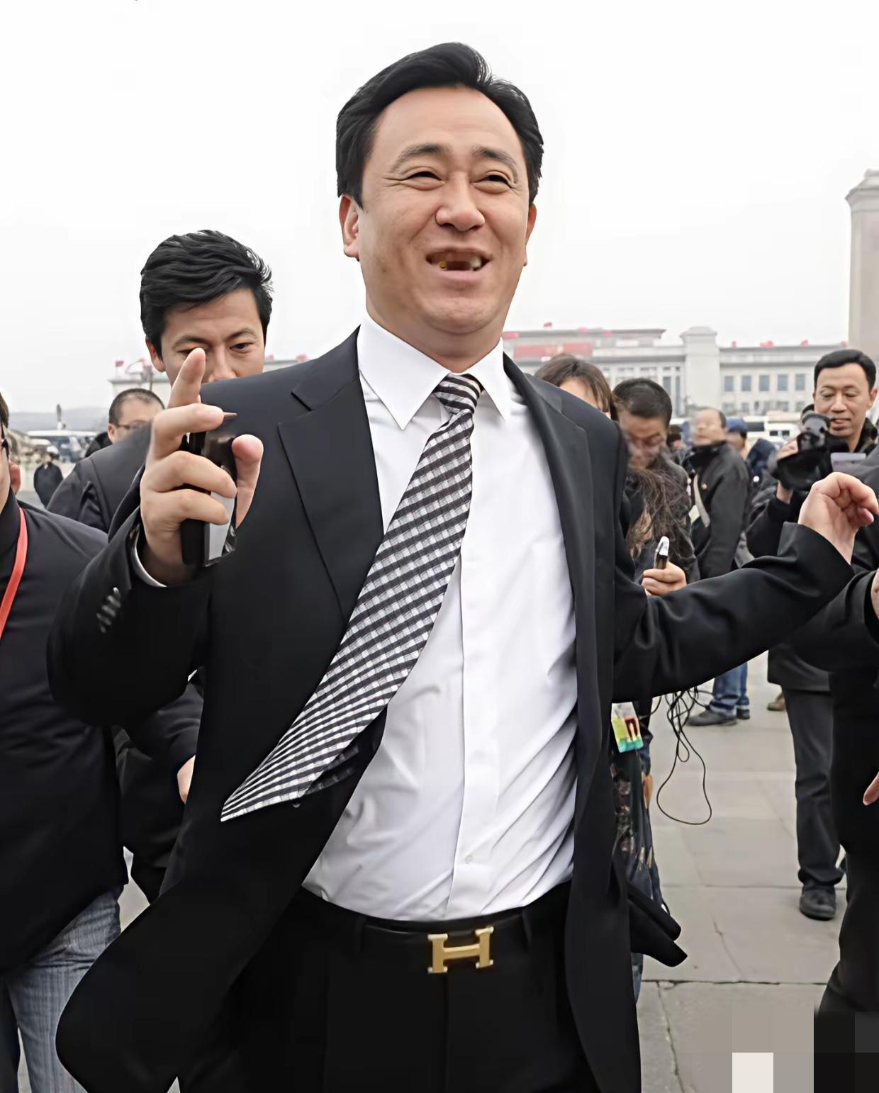 许家印虽然坐牢了，但是他曾经做过的善事还真不少，他的慈善投入确实改变过一些家庭的