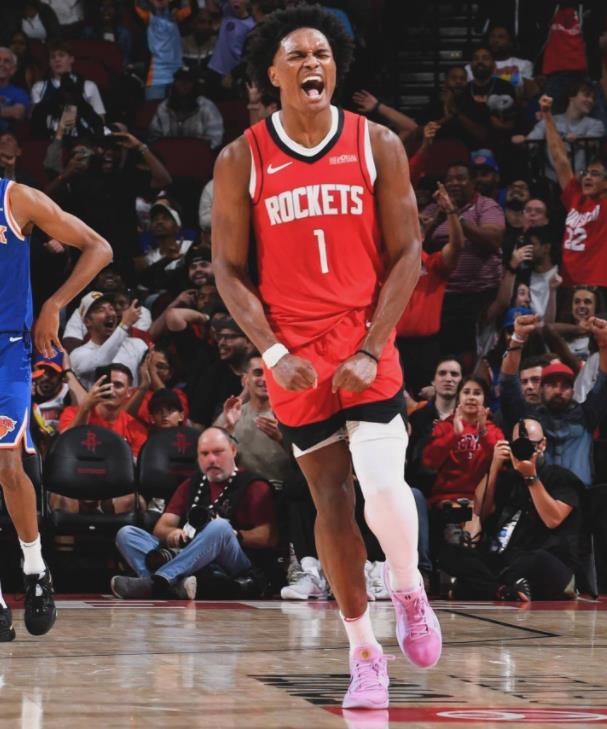 最近5场比赛，阿门汤普森这位火箭队的核心后卫，场均能贡献20分并送出5助攻，还有