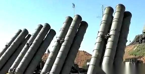 那个核按钮，现在看来根本不是冲着别人去的。第一颗扔出去，风向一转，辐射尘第一个