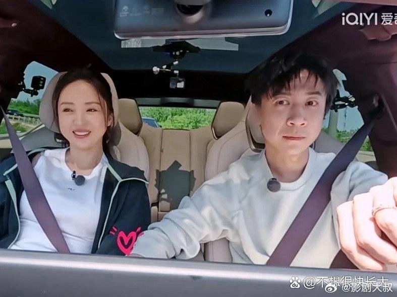 打这个马赛克有意义吗？谁不知道是那个“助听器”​​​