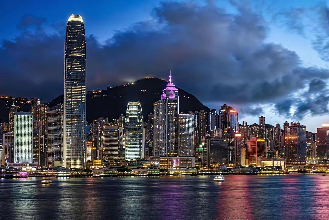 香港经济都那么发达了，大陆为啥还要捐款？这个问题我纠结好几天了。昨天吃饭时忍不住