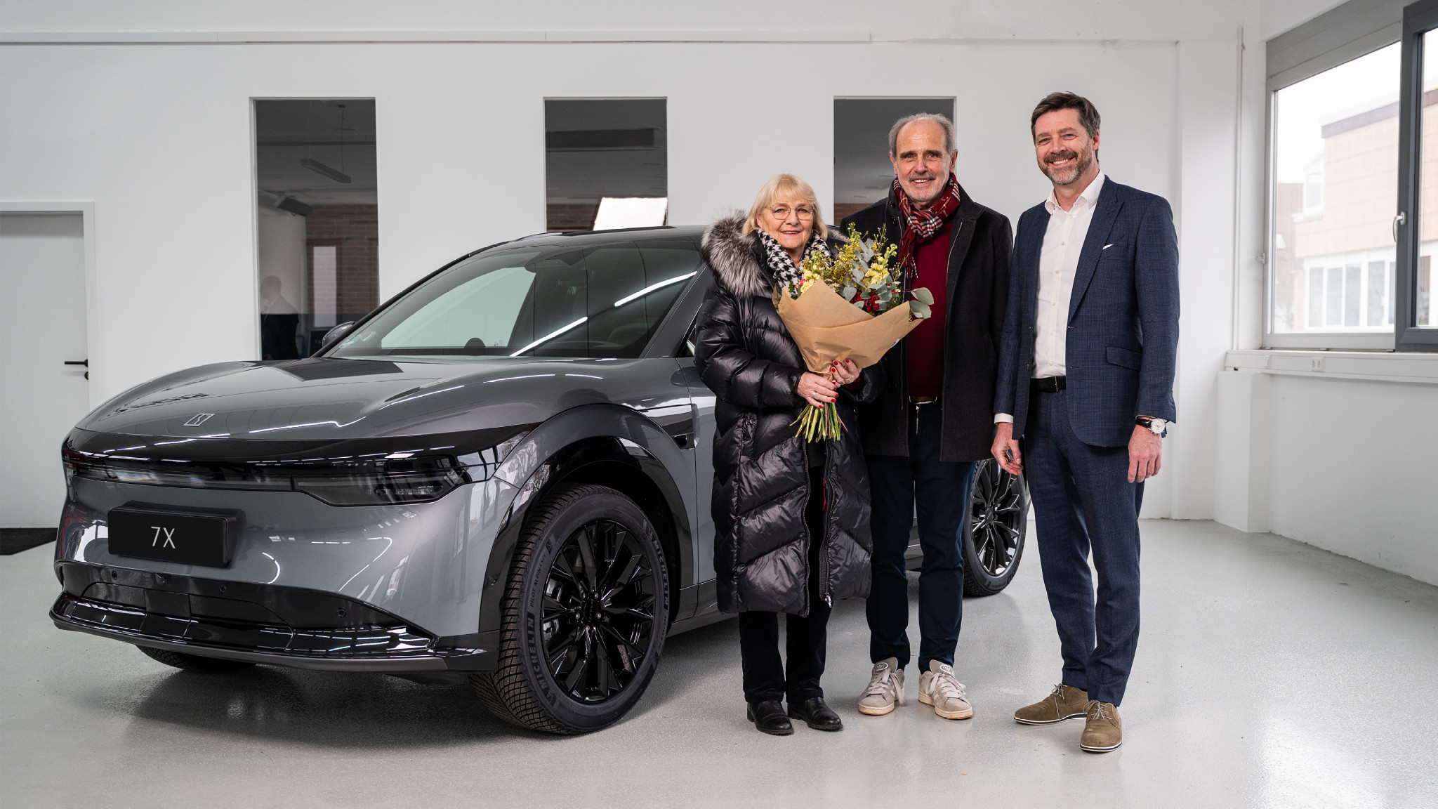 恭喜德国的这对夫妻，终于开上了咱们的中国车！选择了非常年轻的极氪7X。目前欧洲那