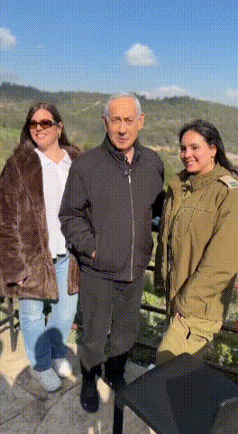 内塔尼亚胡自证“活着”：视频诡异频出越描越黑！2026年3月16日的消息显示