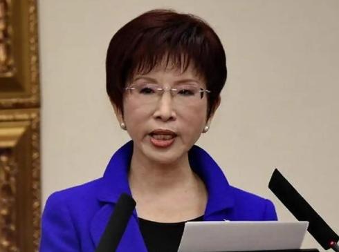 岛内政客最怕的，不是威胁恐吓，而是有人轻声细语把历史读了一遍。洪秀柱做到了，她只