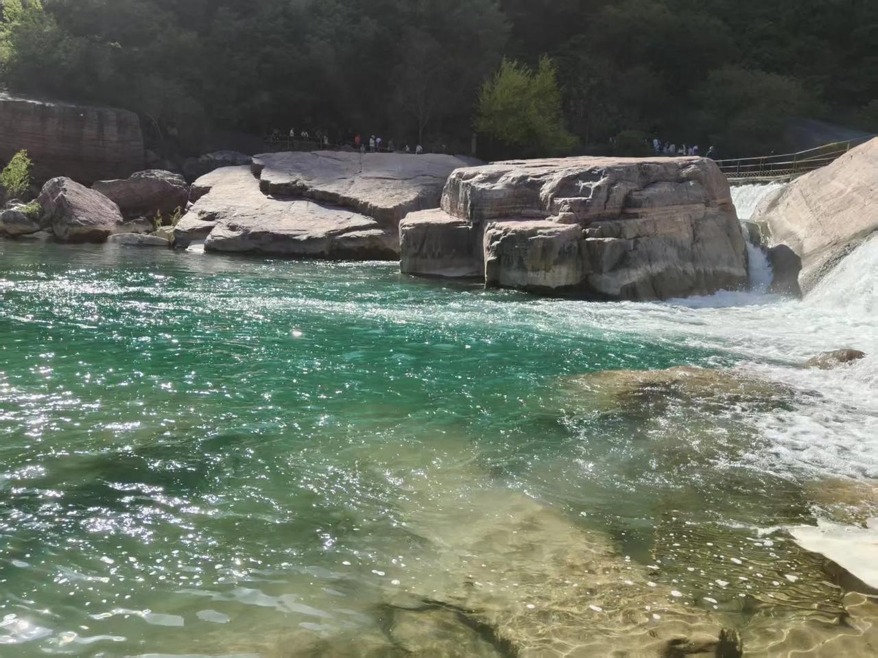 嫂子说，侄女儿是一个恋爱脑，赔钱货。侄女儿谈了一个对象，男孩儿家庭一般，市里也