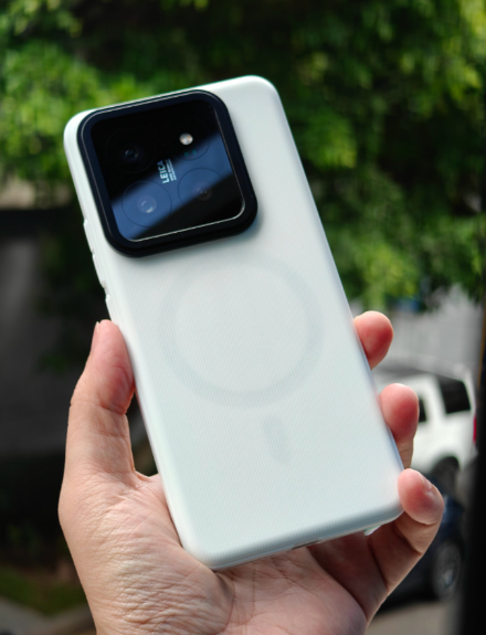 2025年了，小米历代旗舰机都怎么样了。小米8系列：忘了我吧，兄弟们。小