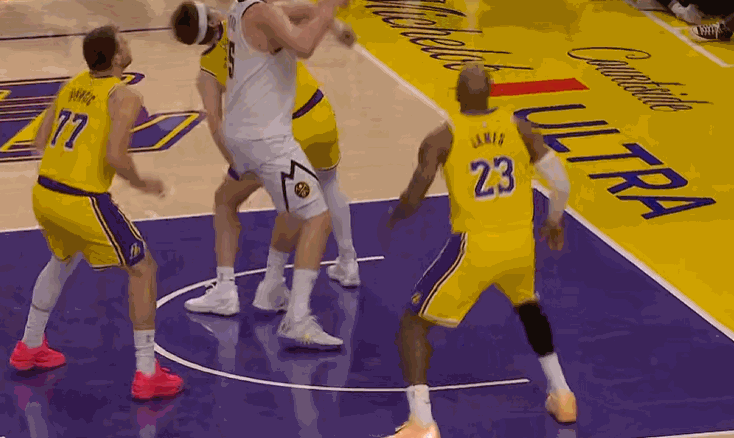 网友：湖人总冠军！湖人近10战强势表现近10场赛事，湖人状态全面拉满，战