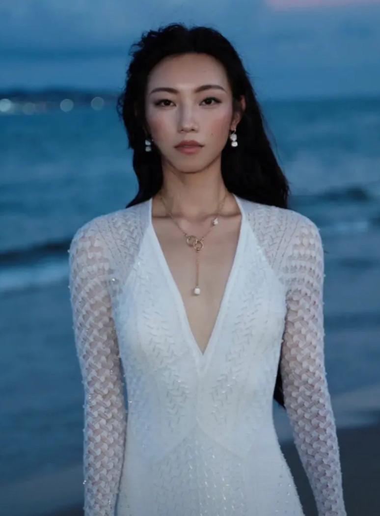 上戏在细节上还是蛮认真的纠正了那尔那茜不是助教的事实，又在官网上写清楚了，那