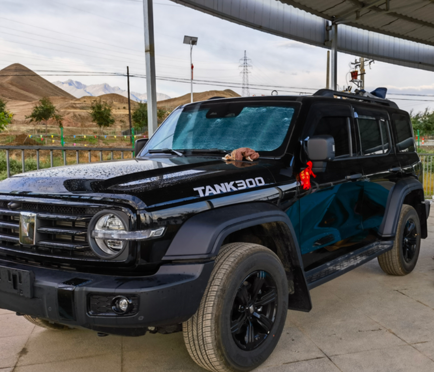 坦克300初体验提车第二天，就带着家人迫不及待去自驾游。本次自驾行程从乌鲁