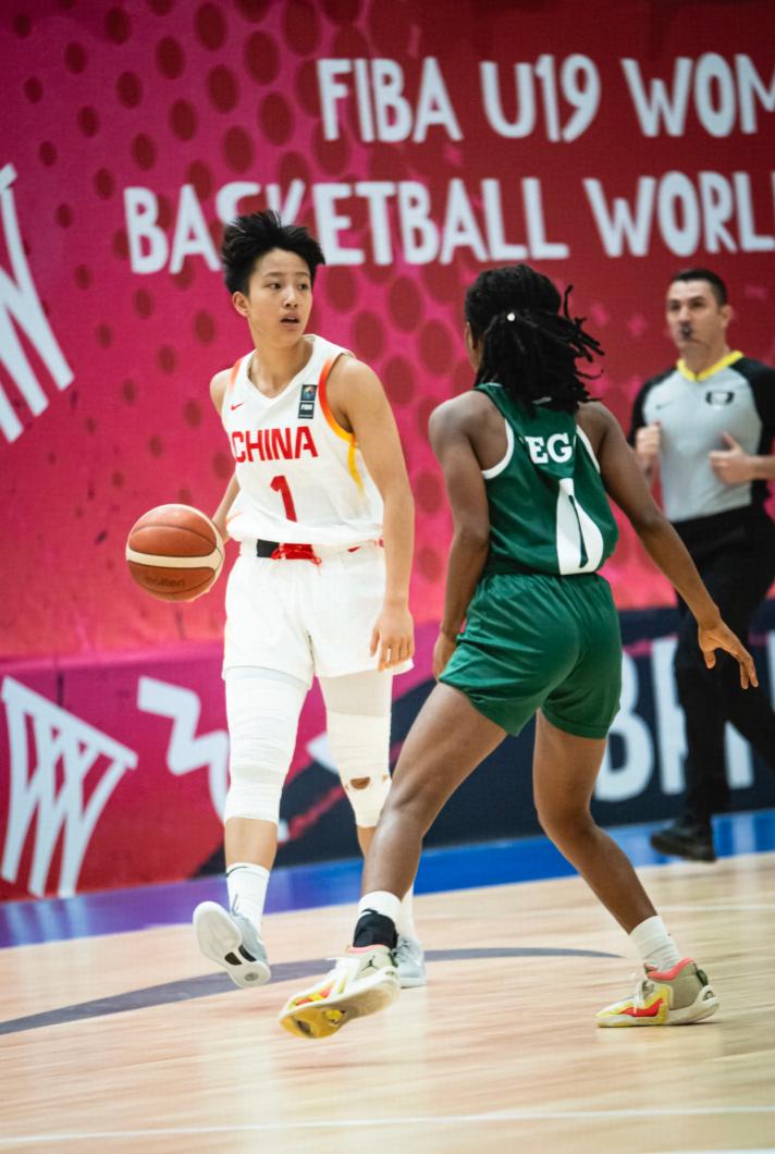 以外籍球员经历看冉珂嘉往美国打球的机会2025年WNBA选秀第10顺位的西夫