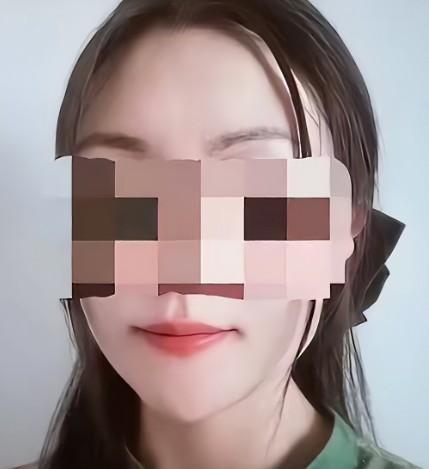 “只是玩玩而已。”这话不是吵架时说的，是那个叫约书亚的男人，在王哲发现身体红点