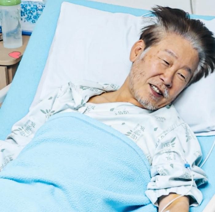 论演技李在明比尹锡悦更擅长！李在明之前绝食那事儿，演得是真到位！说他能拿最佳