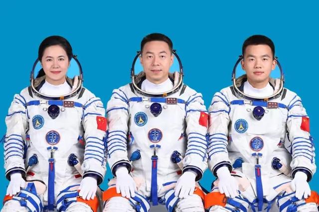 中午到家!神舟19号上演惊险48小时,太空归途突遭“拦路虎”