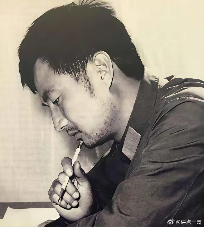 任正非的老照片，从1956年11岁到1977年发明空气压力天枰，原来，牛人一直都