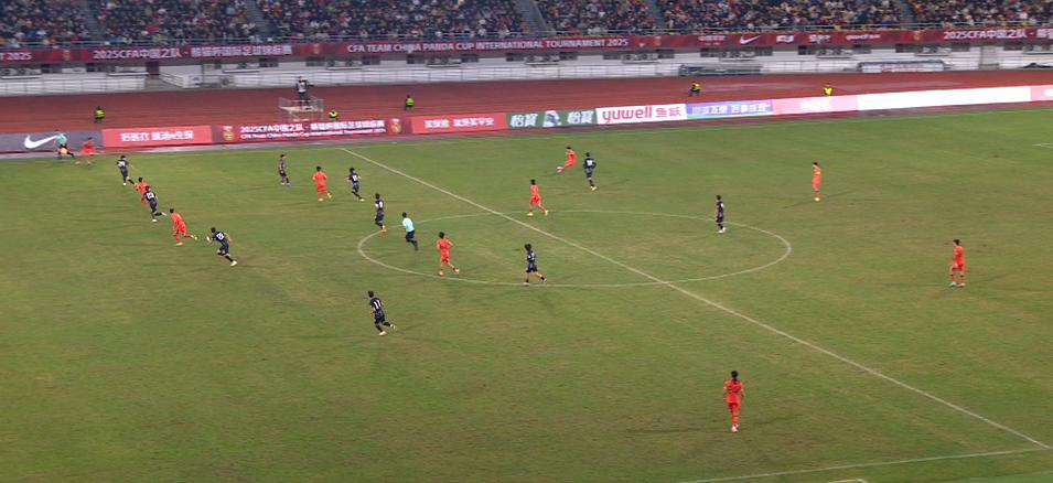 我感觉这是个好球！被吹了！u-22国足破门了，但是被吹了越位，慢镜头看这球毫