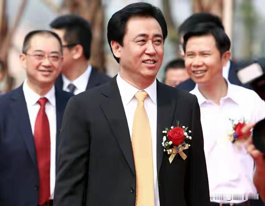 许家印这辈子也算是值了，他生活之奢糜超越无数帝王…听说他的生活日常比香港影视