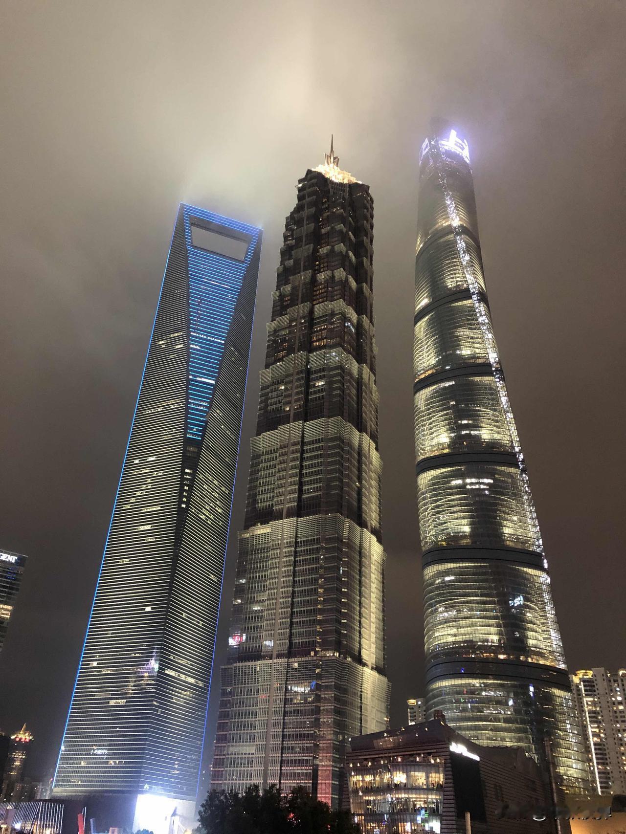 宋朝明朝汉人对付蒙古人实在没办法，打打不过，管管不了。最后幸亏清朝皇帝聪明用黄教