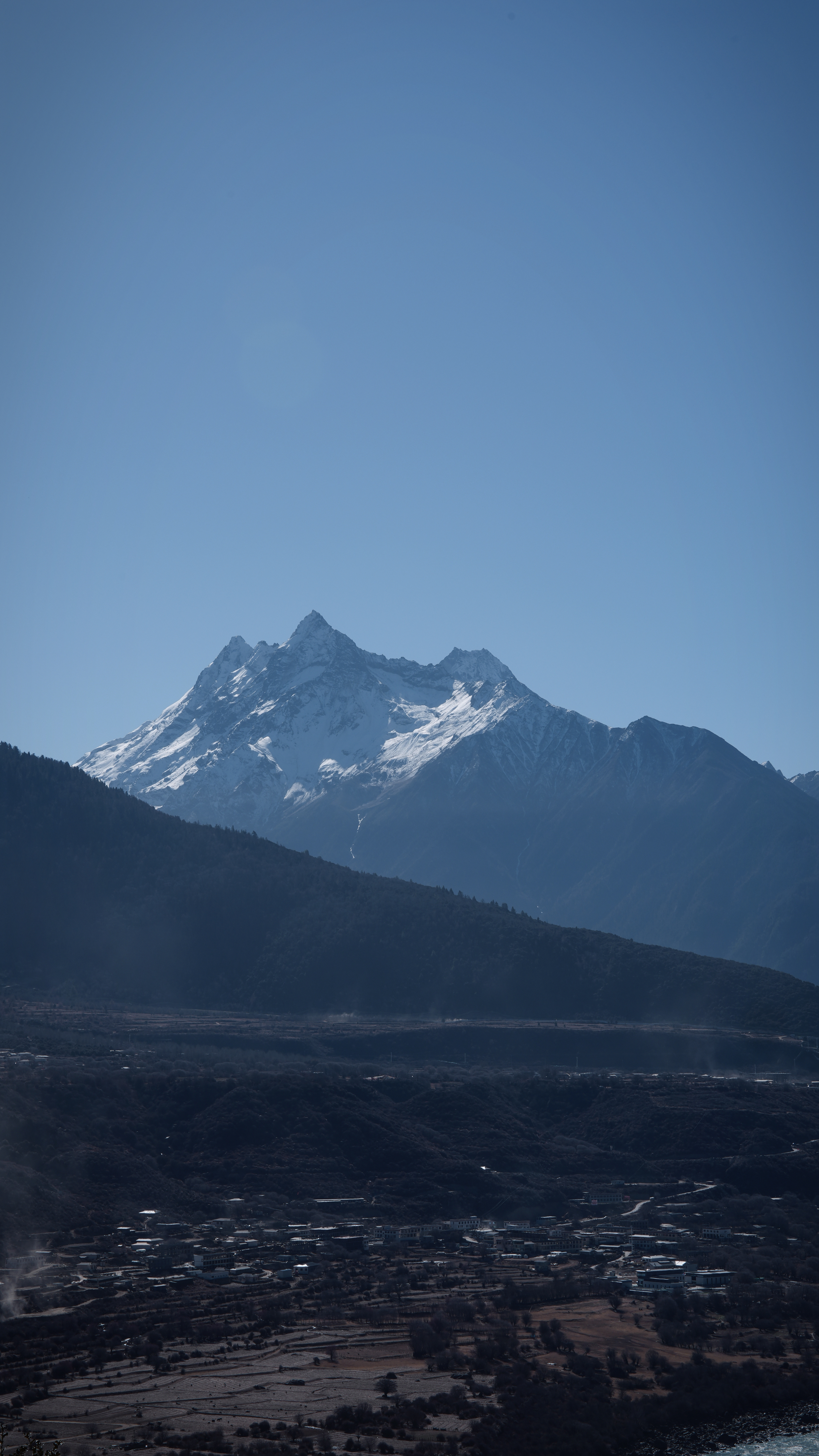 送你点壁纸吧，希望你喜欢，挑一下吧