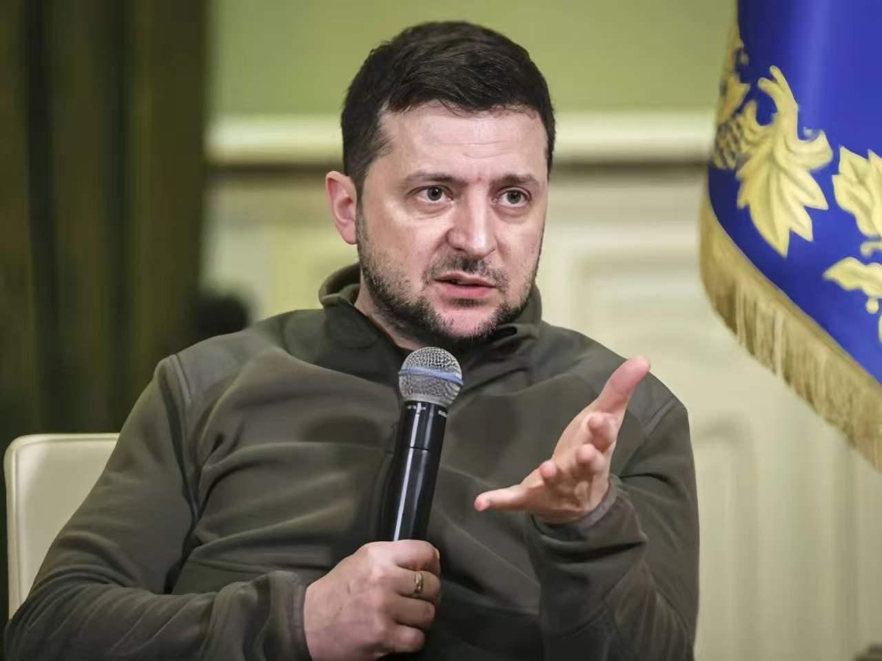 泽连斯基不想割让土地，并非他不想停火，而是因为他觉得乌克兰有机会获得胜利。从目前