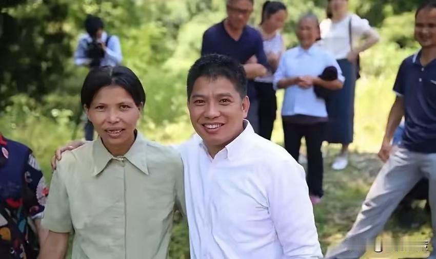 1992年，刘强东680分考上中国人民大学，1994年，伍继红692分考上中国人