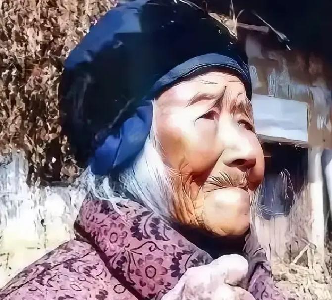 1928年，18岁的池煜华和15岁的小丈夫正式成了夫妻，新婚刚过3天，丈夫便离开