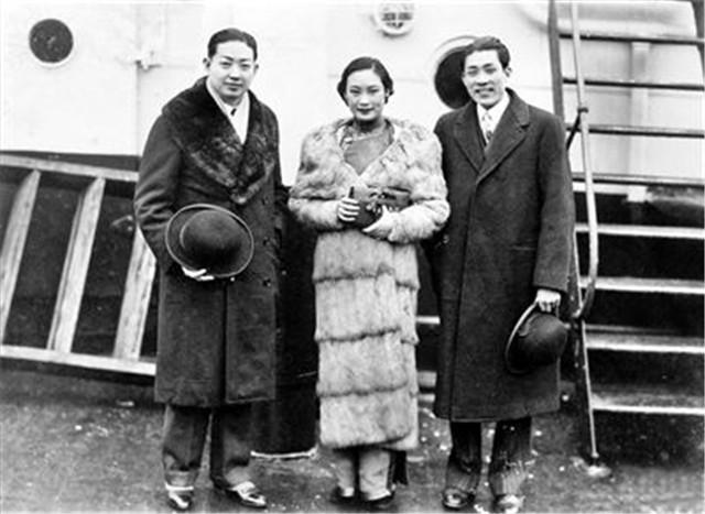 1943年，胡蝶被戴笠霸占。当时，胡蝶气喘吁吁地说：“戴笠，你占了我的身子，却得