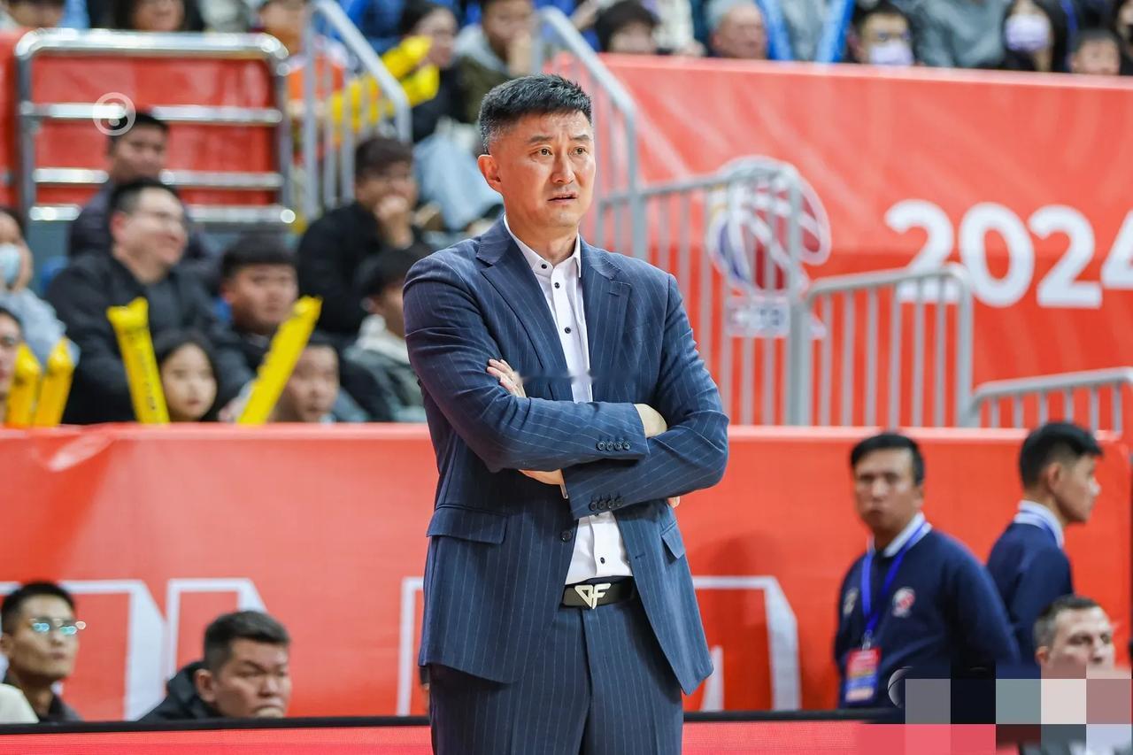杜锋退役后早就成为人生大赢家！！1；广东队给出4年400w元，主教练；2