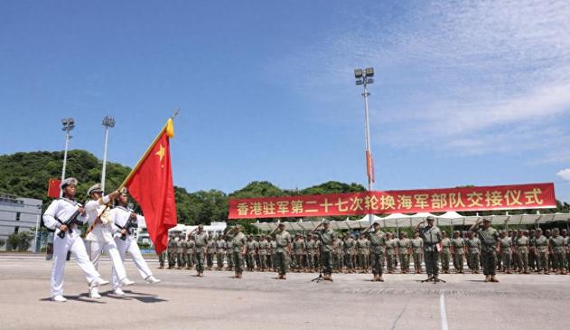 假如台湾真的统一了，大陆会派多少部队过去驻守呢？拿香港做个对比，香港750万人口