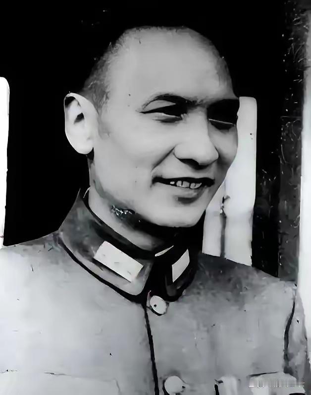 1949年12月，云南昆明。蒋介石从重庆发来密电，仅八字：“即行逮捕，就