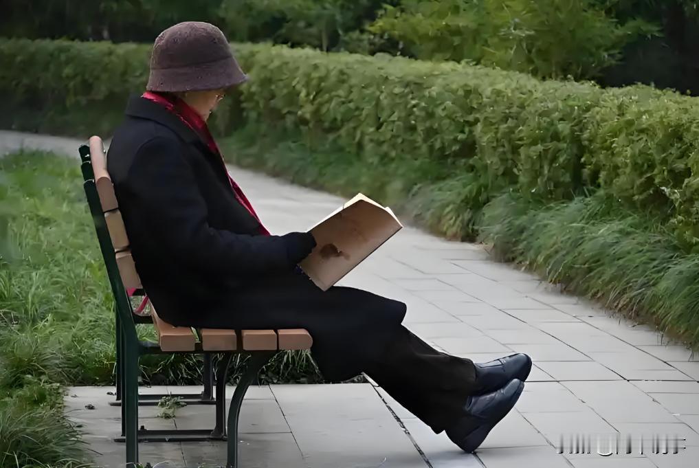 万万没想到，人只有到了五六十岁的时候，才会懂得了生活的意义。年轻时拼命赚