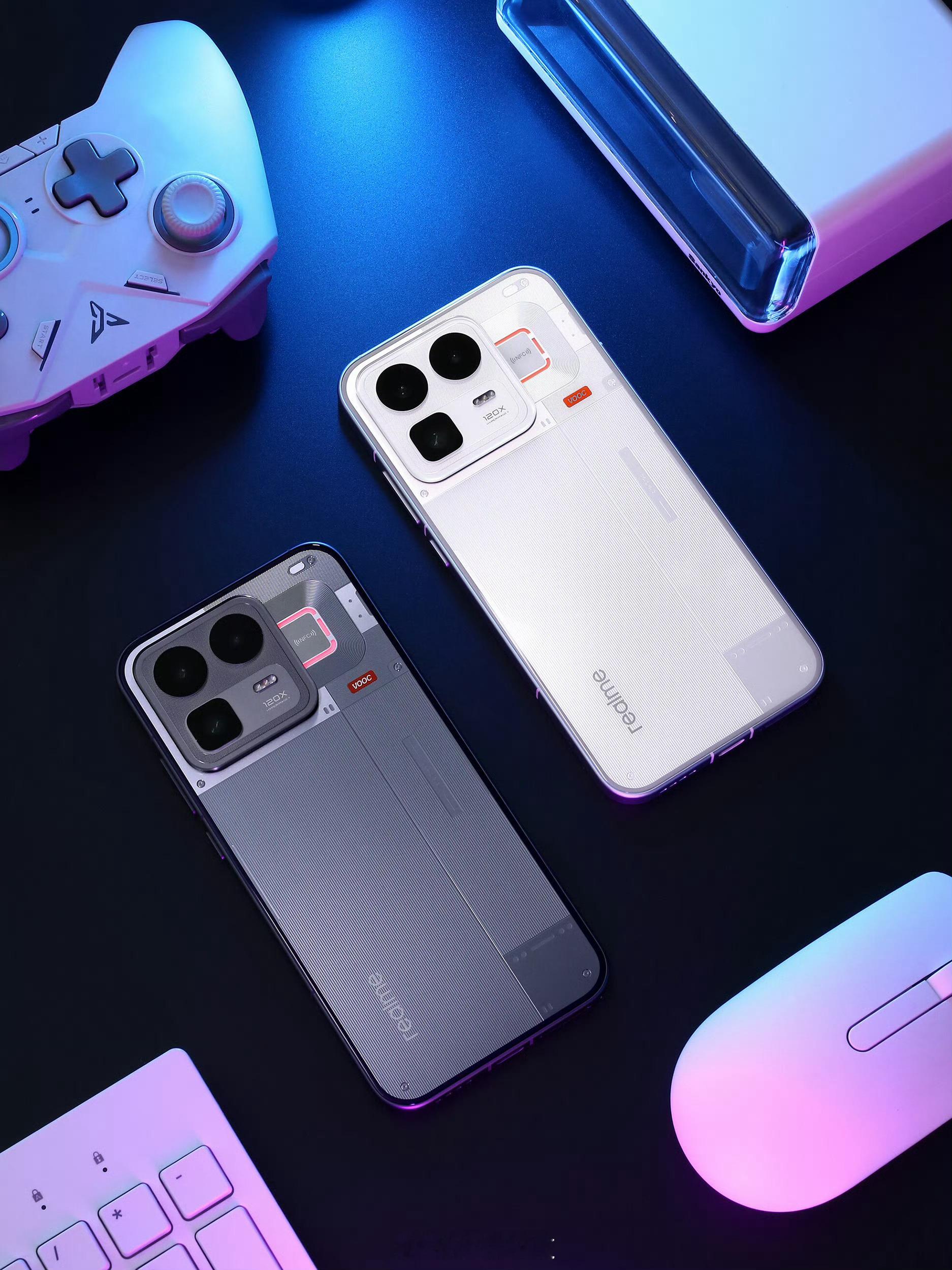 真我Neo8是几款竞品中唯一给了5000万潜望长焦的机型，支持3.5X光学变焦，