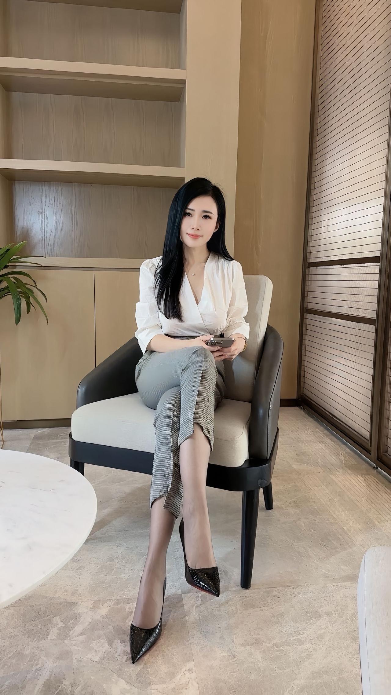 优雅办公时光，时尚穿搭指南💼✨