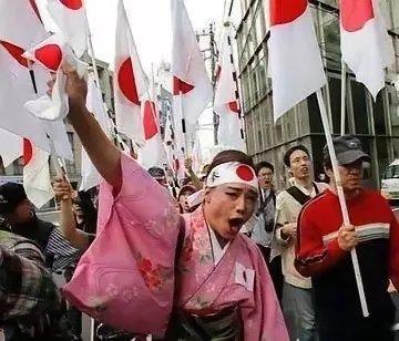 一个堂堂正正的五常！一个反法西斯的战胜国！居然被一个惨无人道的战败国、至今被国际