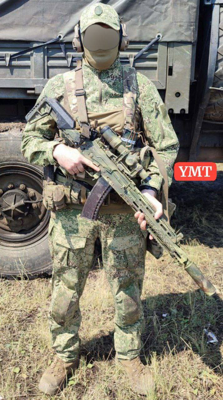身穿VKPO3.2风格迷彩服俄陆军特种部队侦察兵烽火问鼎计划​​​
