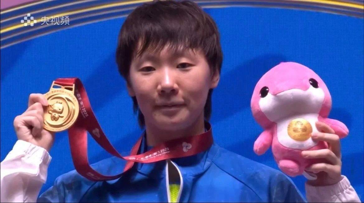 两次全运决赛对决，四年坚守卫冕！王曼昱在领先时稳扎稳打，落后时沉着翻盘，每一分都