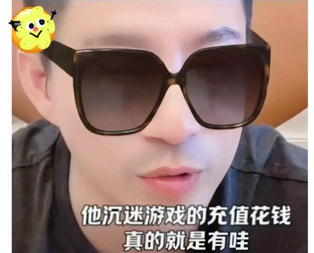 汪小菲在直播中接到徐妈的电话，态度强硬表示不让儿子去徐家过节称“我儿子刚戒掉