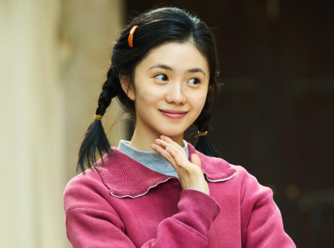 刘浩存现在是资源好到爆现在又在大火的电视剧《主角》饰演女一号忆秦娥。要知道