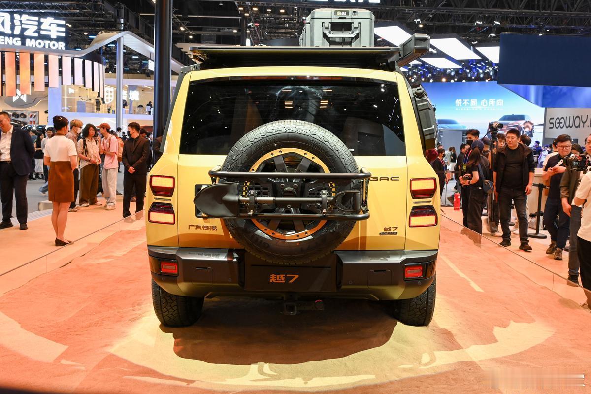 50万买一台国产SUV，三年前这话说出来大概会被笑话。现在问界M9在北京车展展台