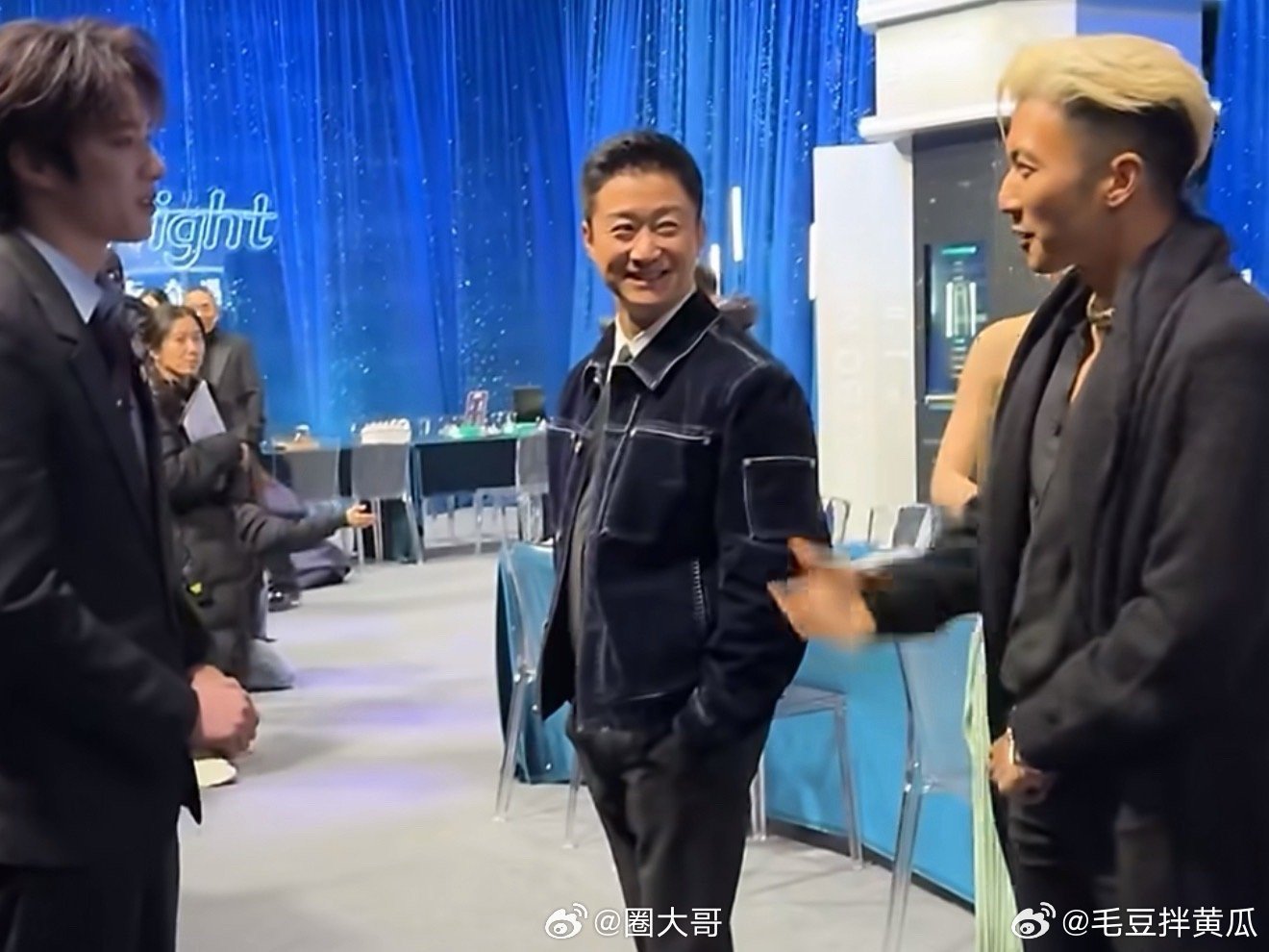 吴京给谢霆锋介绍刘耀文被这幕狠狠治愈了！吴京暖心跟霆锋说耀文想做打星，霆锋不仅