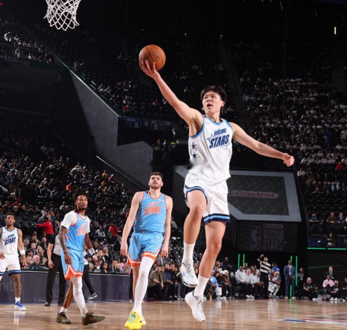 但凡你看到开拓者对中锋的耐心，你就知道杨瀚森至少会打满4年NBA。2017：扎克