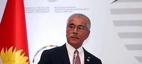 1996年，中国在基里巴斯租了一块地建卫星跟踪站。2003年，华人总统汤安诺一上