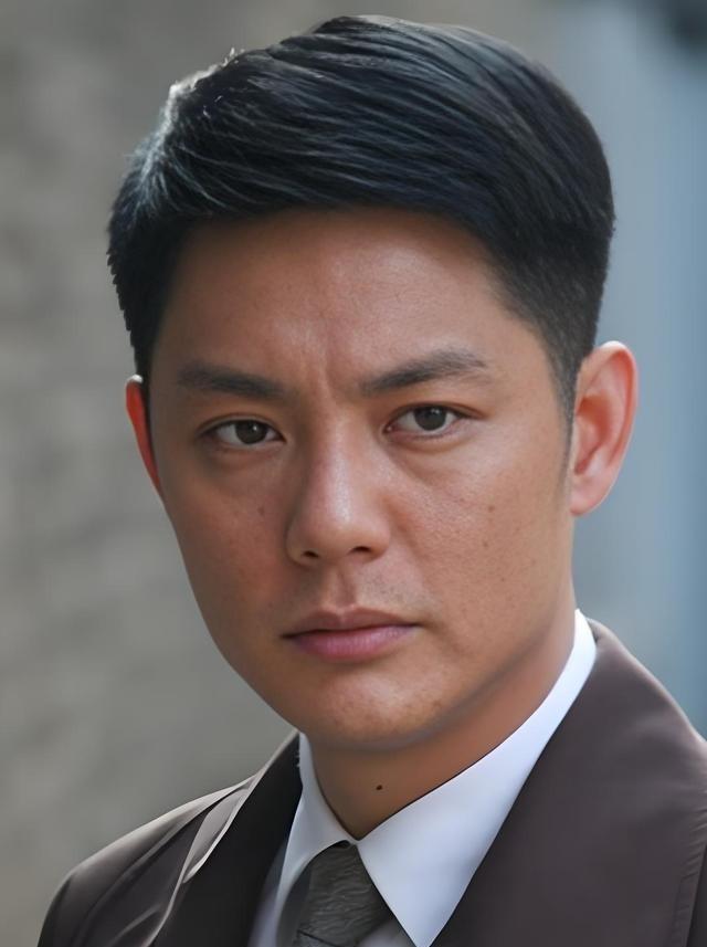 “我可以净身出户，但我说的要求你必须做到！”2017年，傅程鹏向陪伴21年的发妻