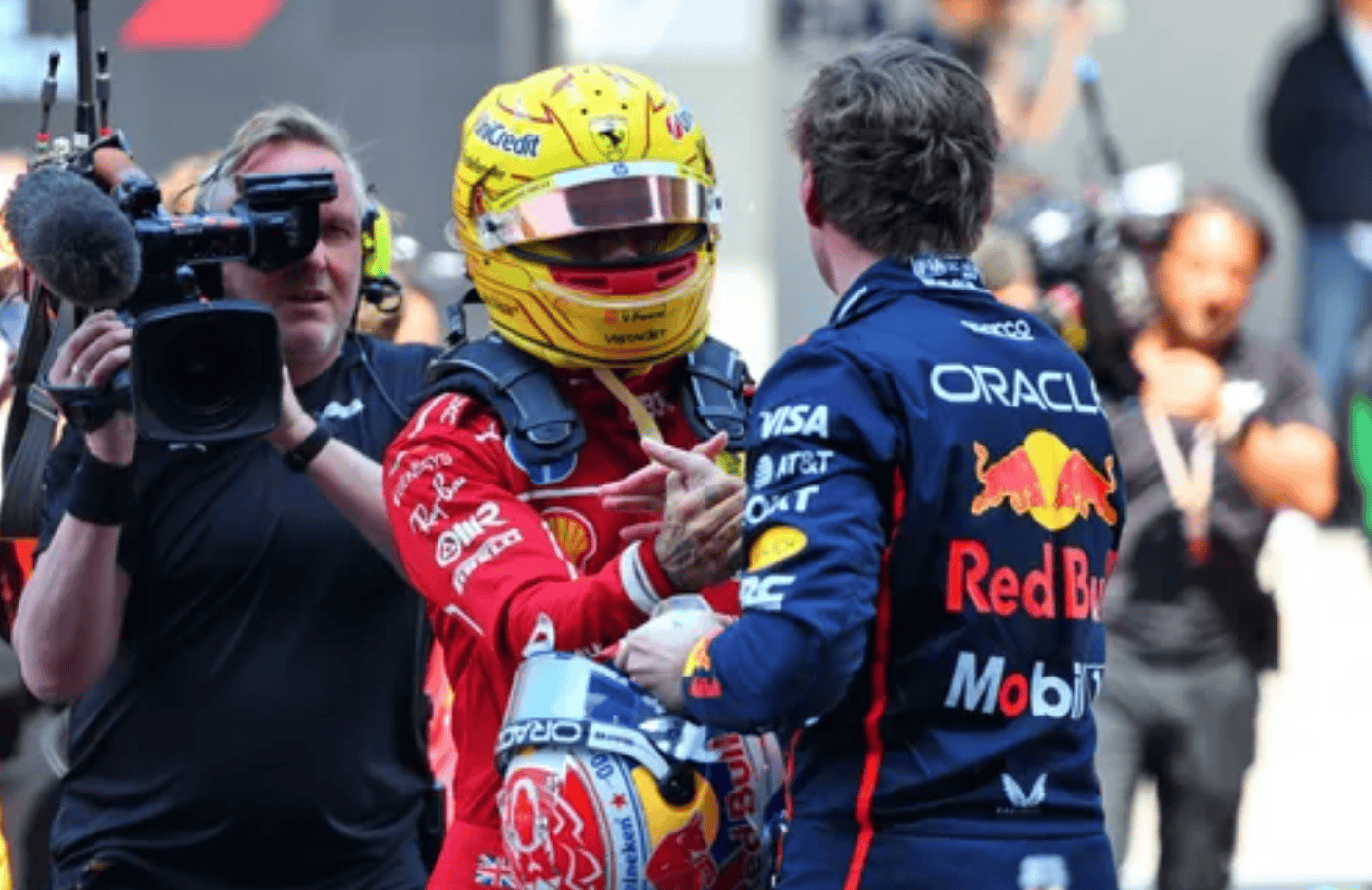 汉密尔顿: 无法预测谁能夺总冠军, 但追击者比守擂者更轻松