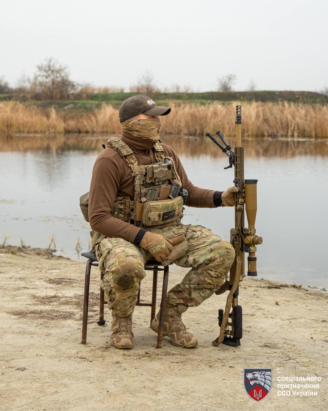 使用HLR338狙击步枪的乌克兰第三特战团狙击手烽火问鼎计划