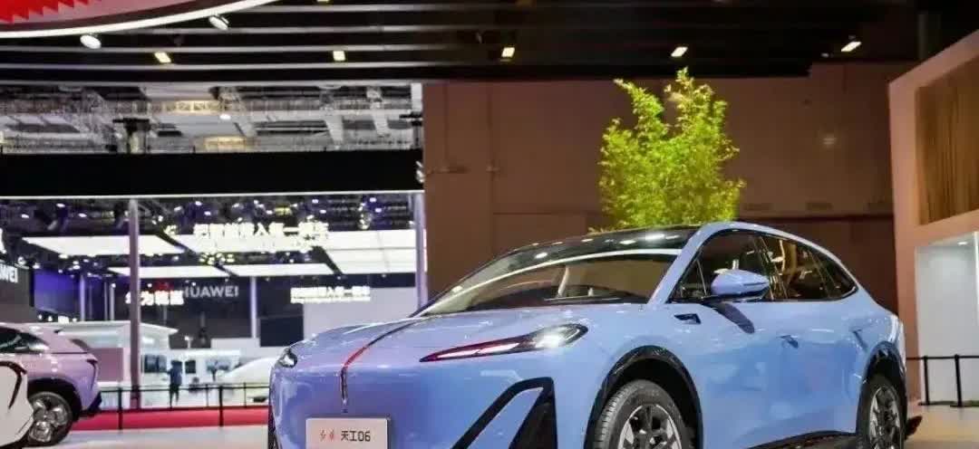 听我一句劝，买车不用纠结：40万的车：买奥迪A632万的车：买奔驰威霆