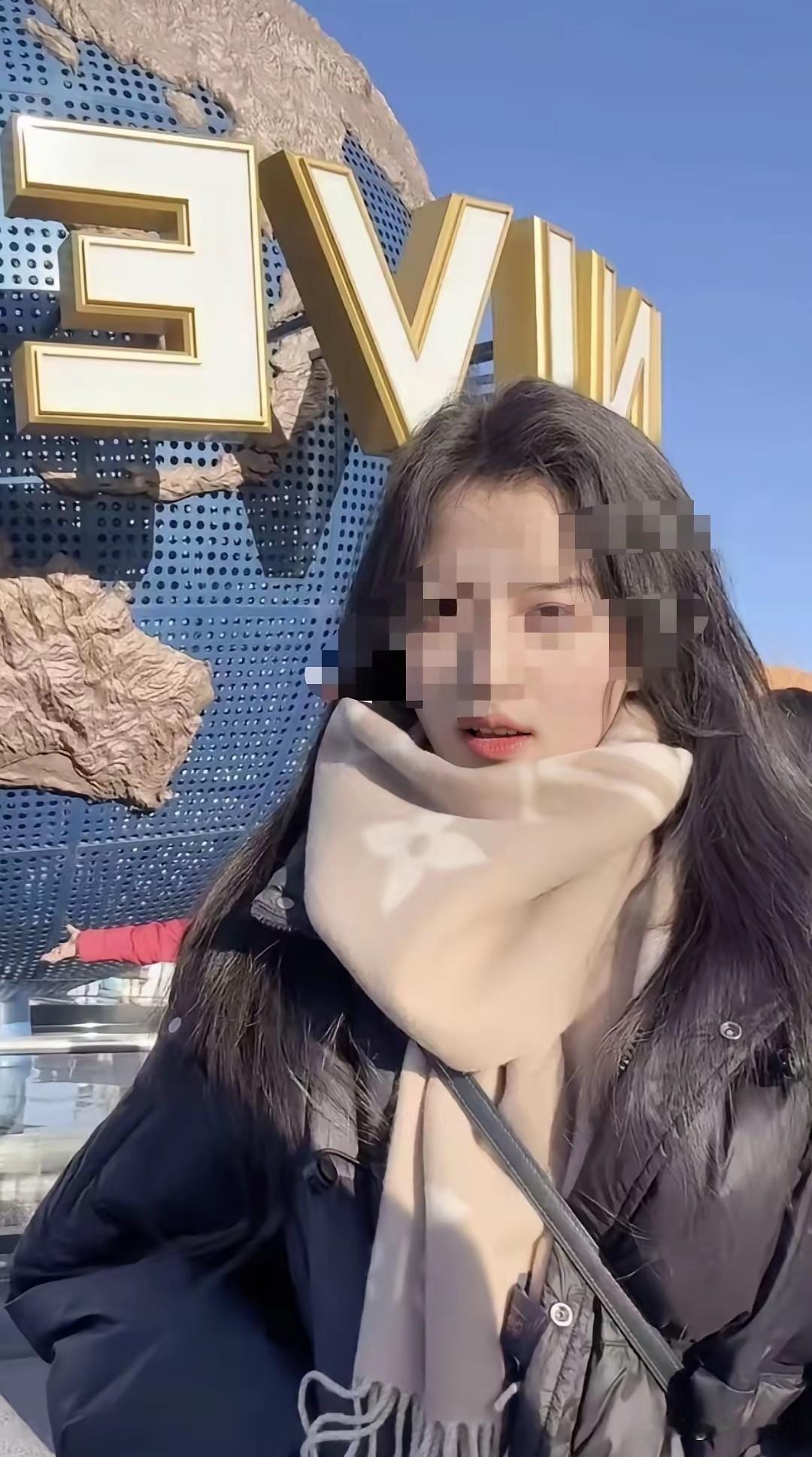 科技公司某飞出轨上司的美女朱倩为什么删除露骨聊天记录又要保存在相册里。为了不