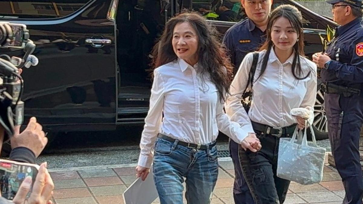 2度悲喊“士可殺不可辱”！应晓薇坚持清白要法院“虎头铡开斩”检察官台北市议